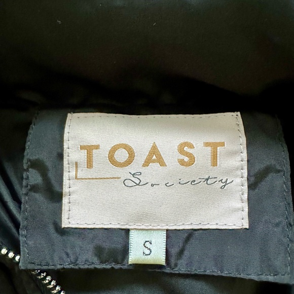 Toast Society Pluto Puffer Jacket In Black - Picture 15 of 16